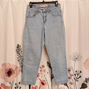 Levi’s Classic Slim Capris